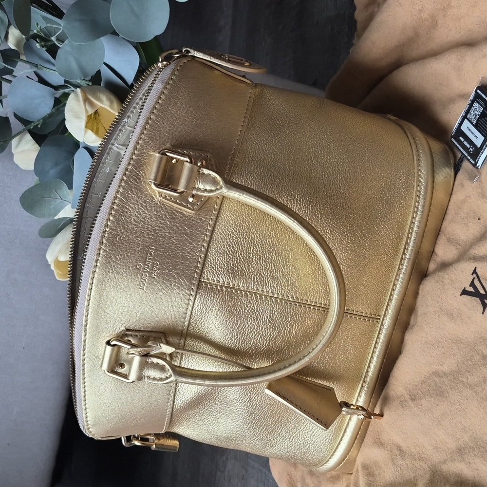 LOUIS VUITTON Suhari Lockit PM In Gold Large - Picture 5 of 17